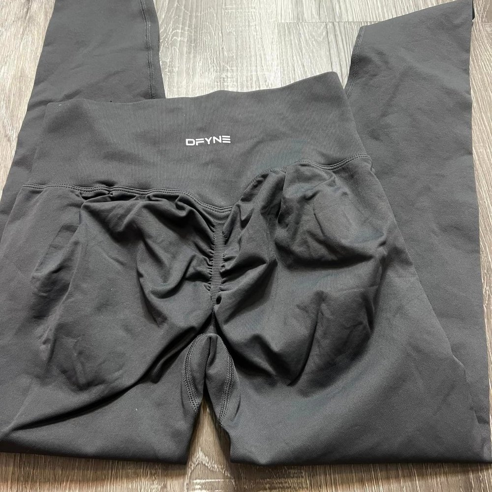 Dfyne Pants | Scrunch Butt Workout Leggings | Color: Gray | Large | New